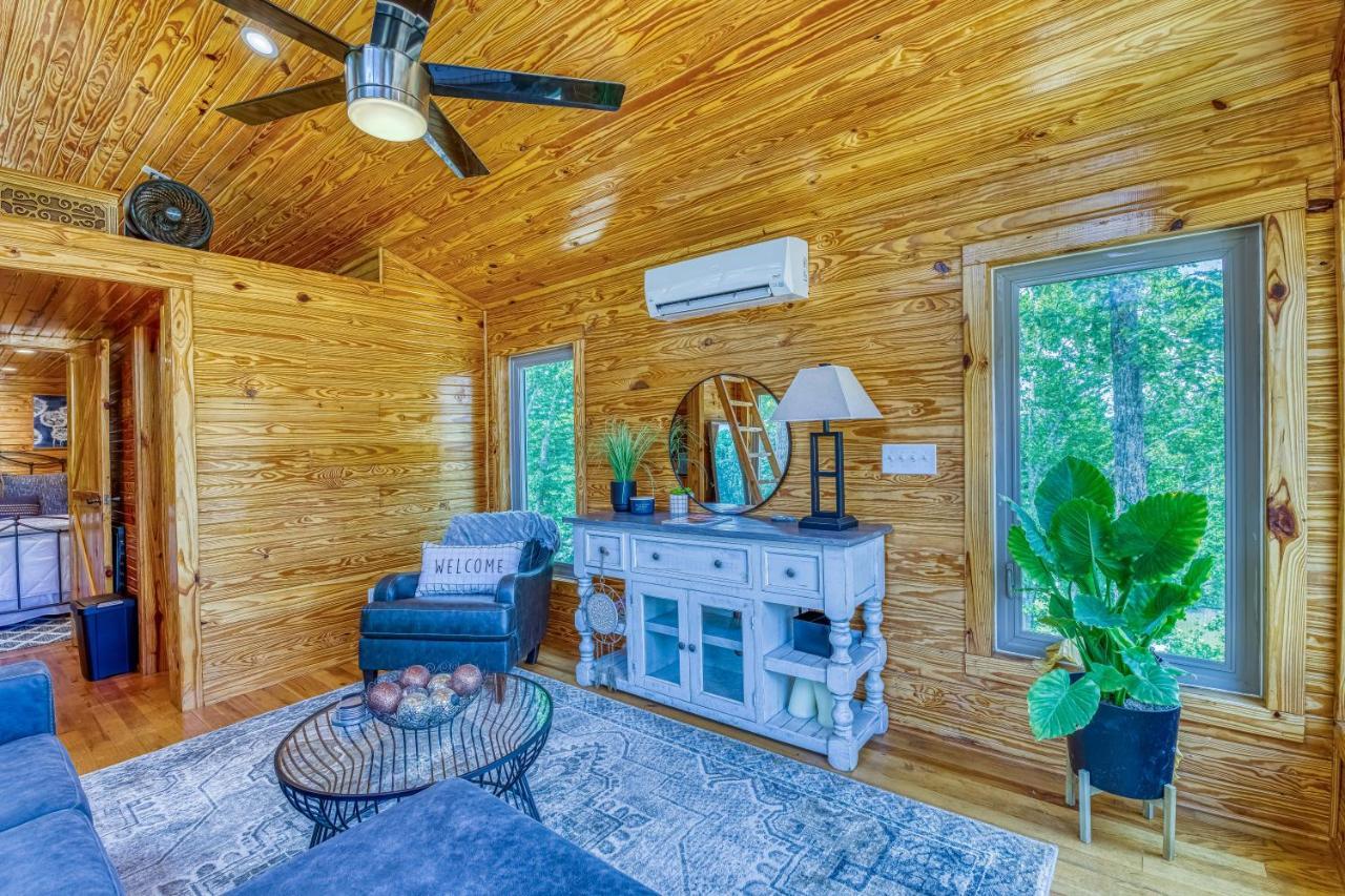 The Gemini-A Dreamy, Waterfront Tiny Cabin Rogersville 外观 照片