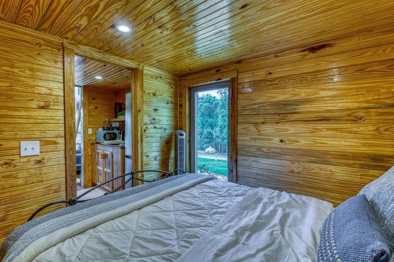 The Gemini-A Dreamy, Waterfront Tiny Cabin Rogersville 外观 照片