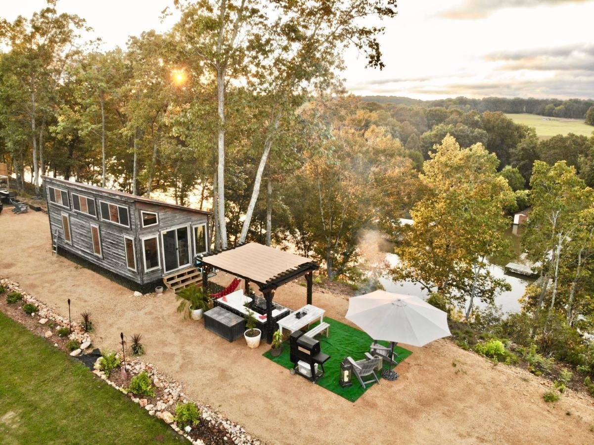 The Gemini-A Dreamy, Waterfront Tiny Cabin Rogersville 外观 照片