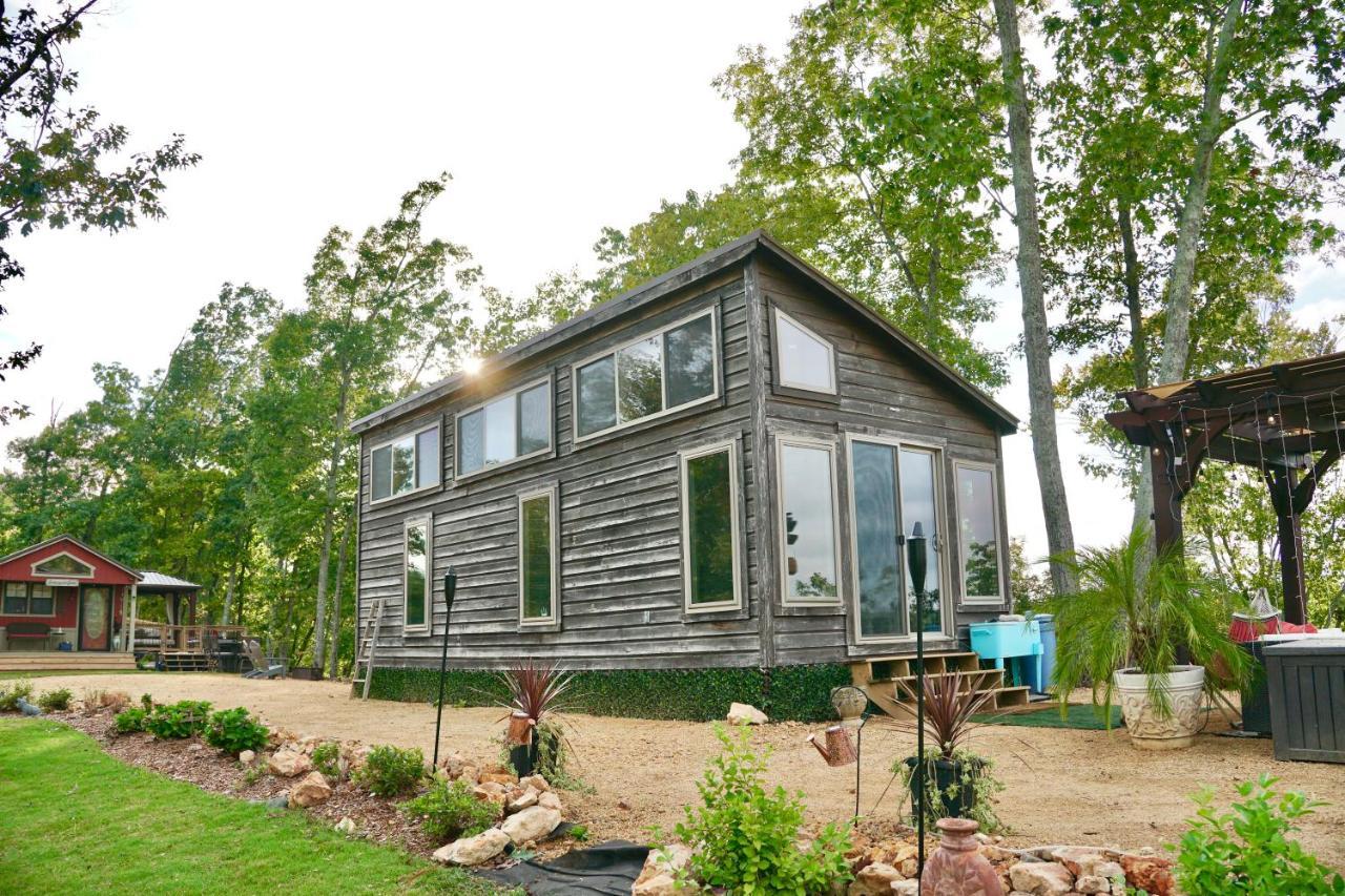 The Gemini-A Dreamy, Waterfront Tiny Cabin Rogersville 外观 照片