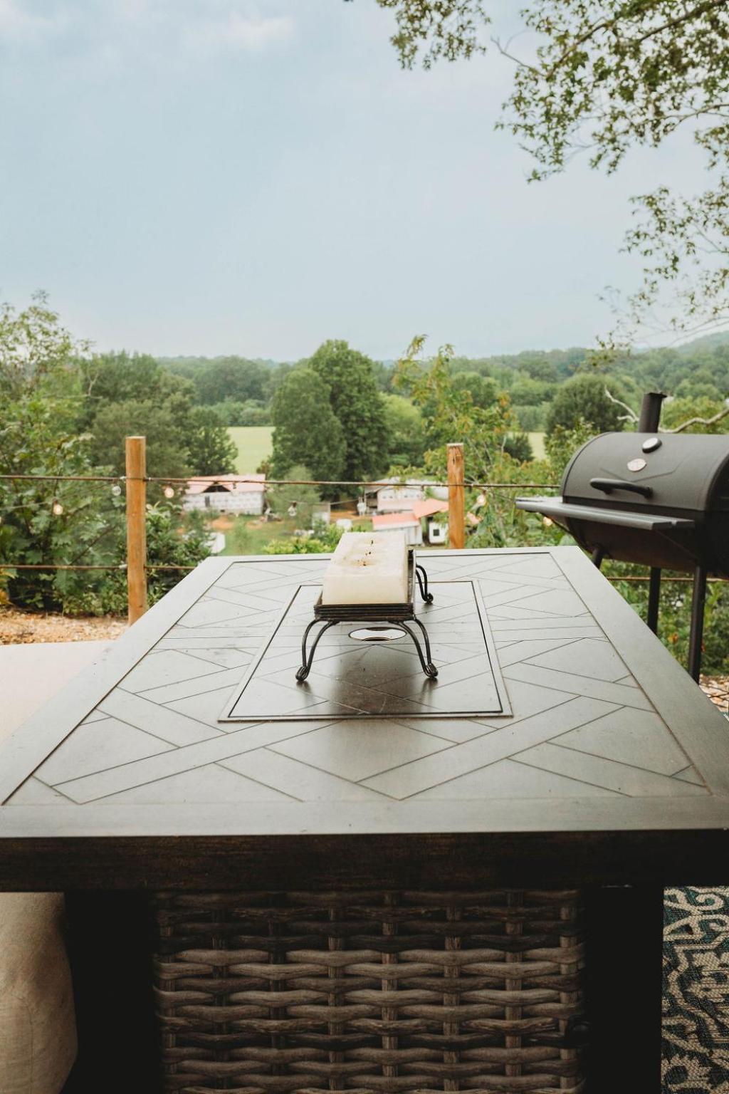 The Gemini-A Dreamy, Waterfront Tiny Cabin Rogersville 外观 照片